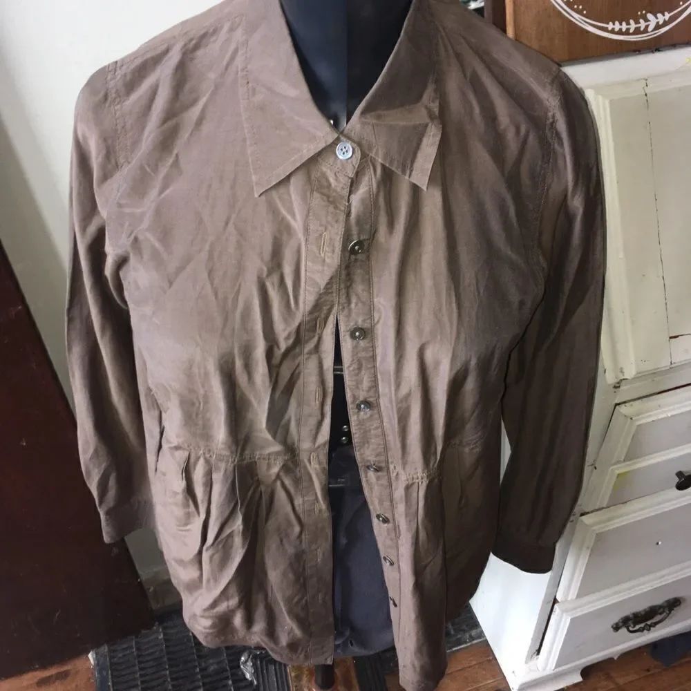 JΒ Jill S empire waist silkβbutton downβblouse